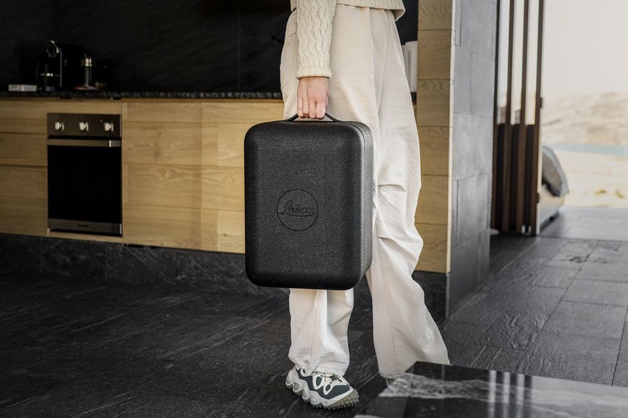 Valise de transport fournie avec le Leica Cine Compact 1 pour prot&eacute;ger et transporter facilement le projecteur.