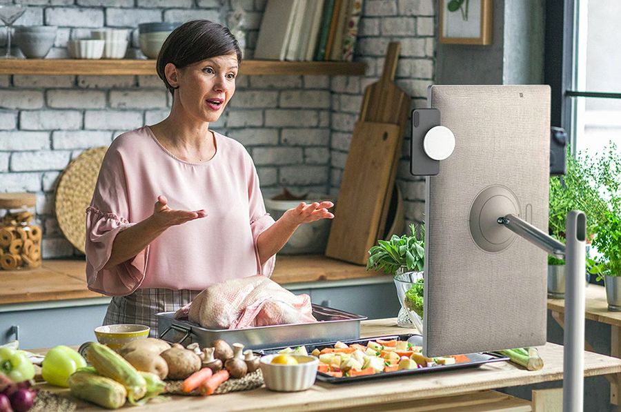 LG StandbyME (LG 27ART10) : écran tactile, pivotant, inclinable et ajustable