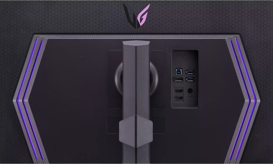 L'écran gamer LG UltraGear 27GR95UM-B dispose de deux ports HDMI 2.1 et un DisplayPort 1.4.