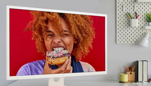 Grâce à Screen Share et AirPlay 2, il est possible de partager des contenus sur l'écran LG MyView Smart Monitor 27SR50F-W depuis son smartphone.