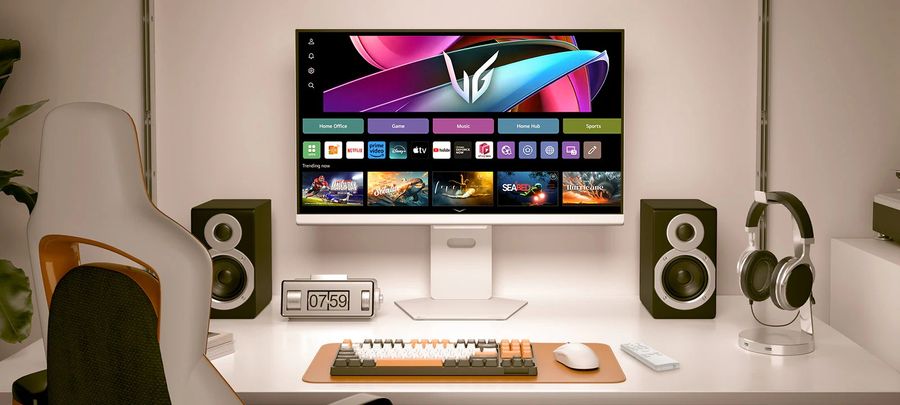 Écran LG UltraGear 32G810SA-W avec webOS 24, télécommande, streaming intégré et Bluetooth