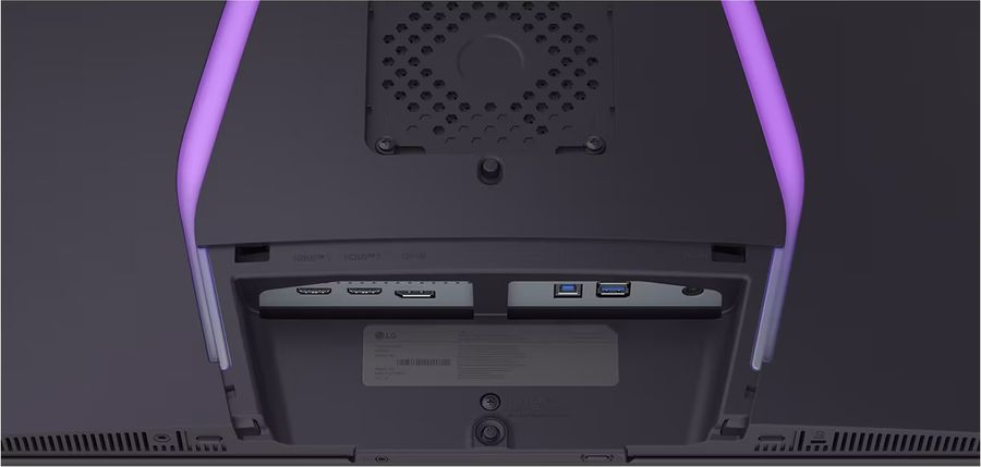 L'écran gaming LG UltraGear OLED 32GS95UV-B dispose de deux ports HDMI et d'un DisplayPort.