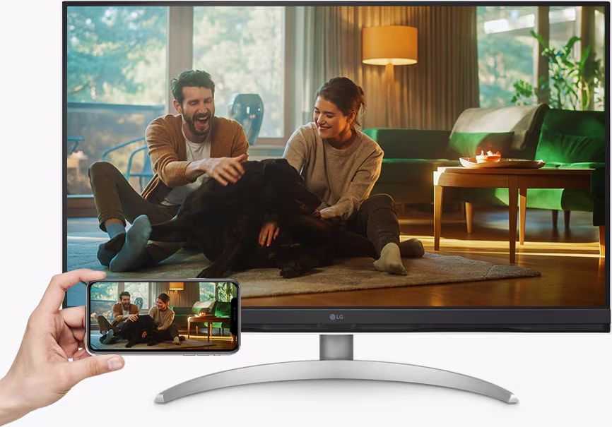 L'&eacute;cran MyView Smart Monitor 32SQ700S-W permet le partage de contenu depuis son smartphone gr&acirc;ce &agrave; AirPlay 2 et Screen Share.