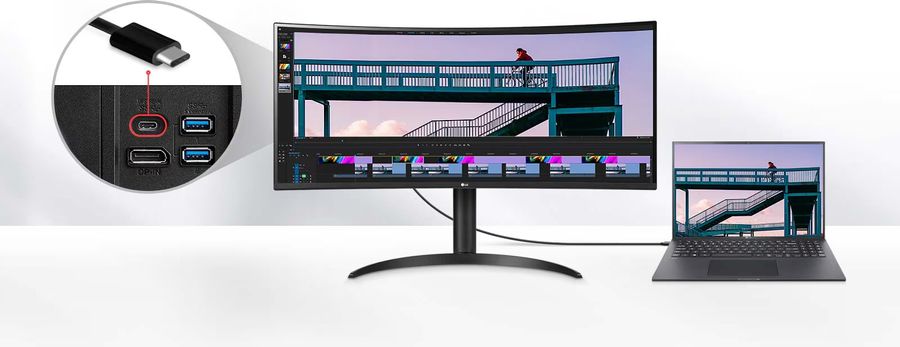 Le port USB-C du moniteur LG UltraWide 34WR55QC-B permet d'y connecter un ordinateur portable et de profiter d'un hub USB 3.0.