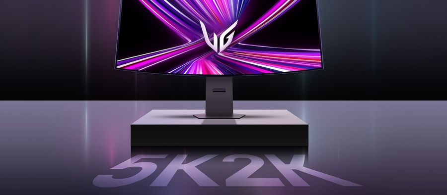 Doté d'une diagonale de 45 pouces (113 cm) et d'une résolution 5K2K, l'écran ultra large LG UltraGear OLED 45GX950A-B procure une expérience de jeu immersive et un environnement de travail spacieux.