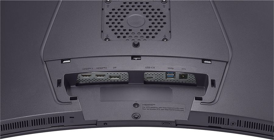 Avec ses deux ports HDMI 2.1 et son DisplayPort 2.1, l'écran ultra large LG UltraGear OLED 45GX950A-B est compatible avec les consoles nouvelle génération et les PC gamer. Il intègre également deux ports USB-A 3.0 pour connecter divers périphériques.
