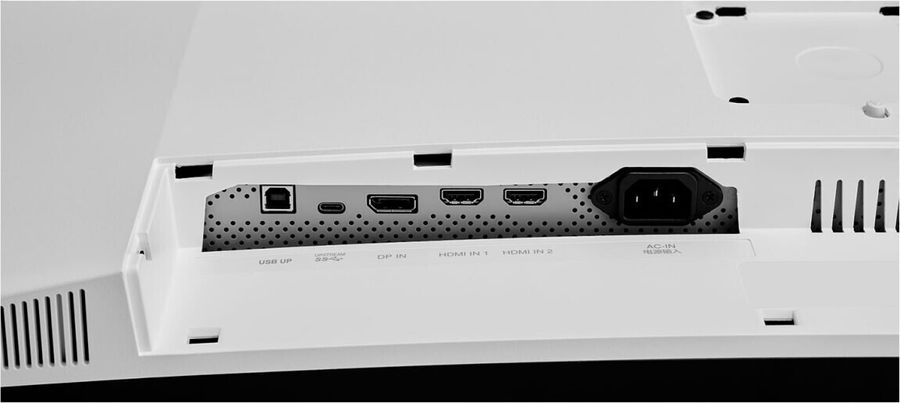 L'écran PC LG UltraWide 49WQ95C-W dispose de deux ports HDMI, d'un DisplayPort et d'un port USB-C Thunderbolt.