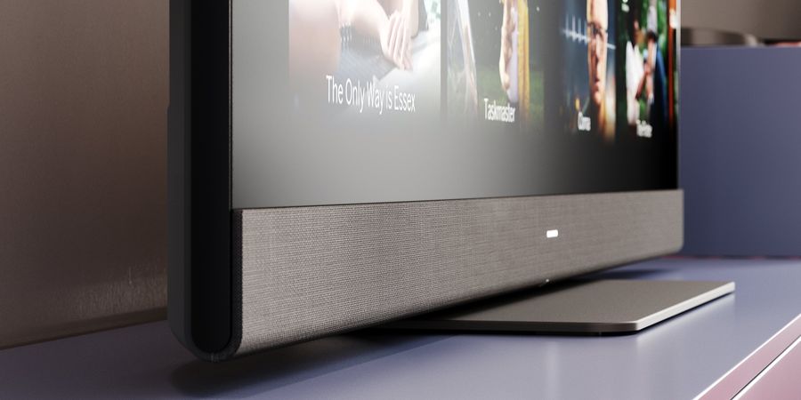 Avec sa barre de son Dolby Atmos intégrée, le téléviseur Loewe We. SEE 32 LCD offre un son spatialisé et immersif. Le téléviseur Loewe We. SEE 32 LCD dispose d'une barre de son Dolby Atmos.