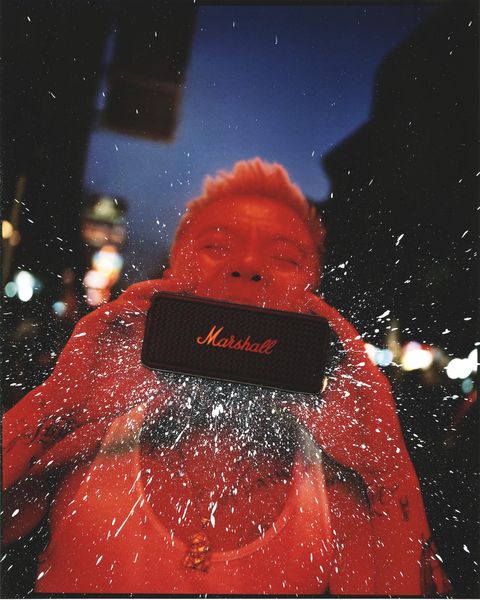 Enceinte Bluetooth portable Marshall Emberton III : mise en situation