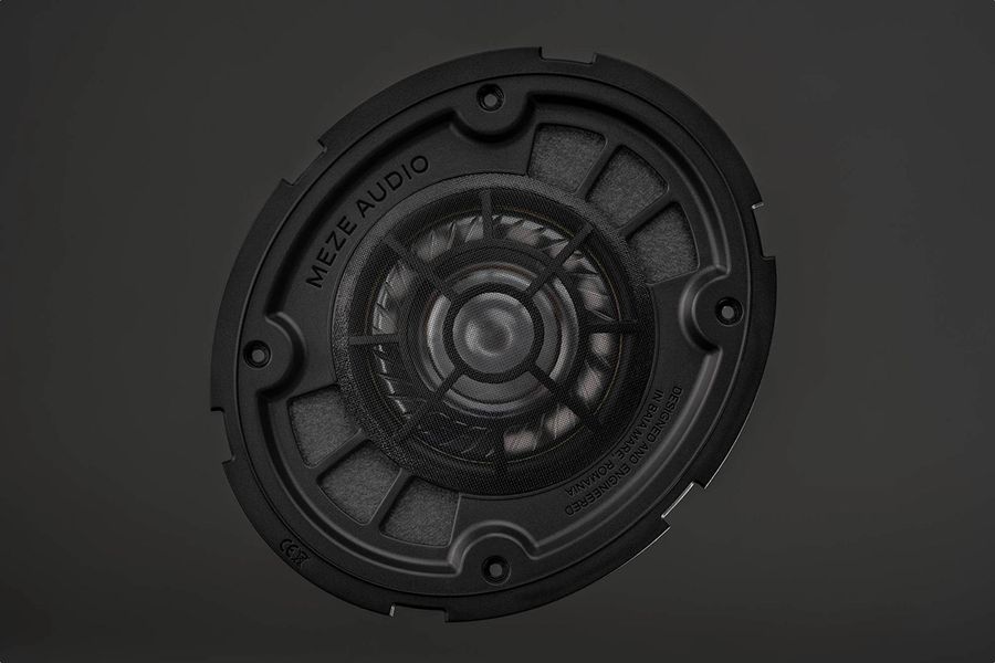 Transducteur du Meze 99 Classics V2 Vue rapprochée du transducteur interne du casque hi-fi Meze 99 Classics V2, avec grille acoustique optimisée.