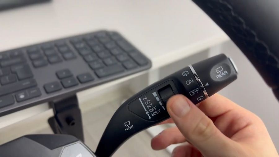 Moza Racing Multi-function Stalks utilis&eacute;s dans des jeux de simulation de conduite comme Euro Truck Simulator ou Assetto Corsa.