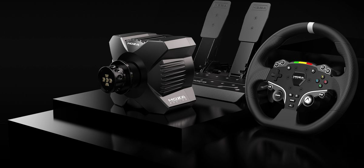 Le pédalier du bundle Moza Racing R3 Bundle Base + Volant + Pédales peut recevoir une troisième pédale optionnelle.