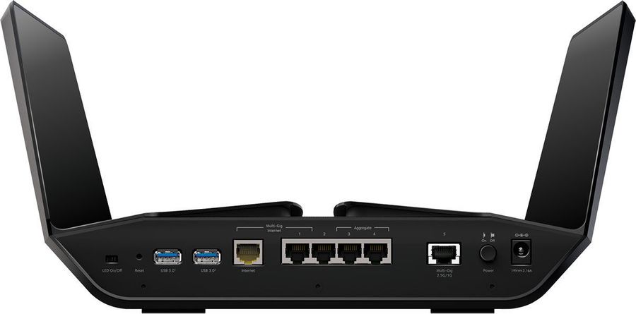 Les ports Ethernet assurent une connexion filaire fiable, avec des vitesses pouvant aller jusqu’à 10 Gbit/s selon les équipements. Quant aux ports USB, ils servent à partager des périphériques ou à brancher un modem 4G/5G pour une connexion de secours.