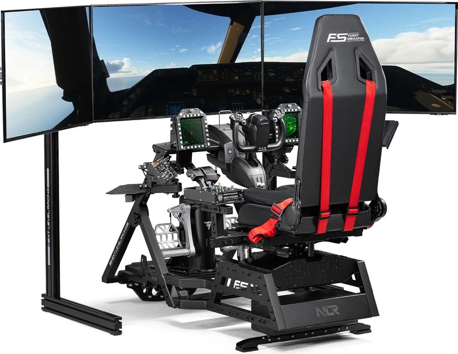 Le support Next Level Racing Flight Stand Pro s'intègre parfaitement dans un setup de simulation de vol.