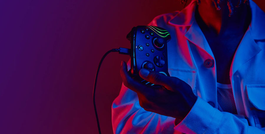 La manette Xbox PDP Afterglow Xbox