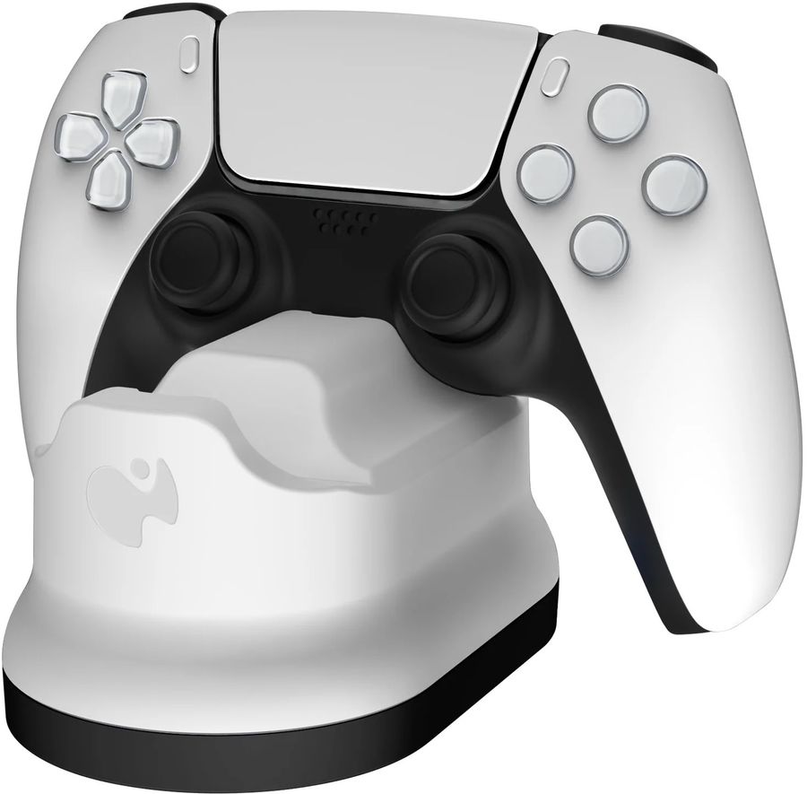 La manette Sony DualSense sur le chargeur PDP MetaVolt blanc
