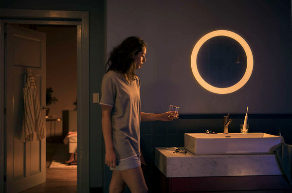 Philips Hue White Ambiance Adore Miroir