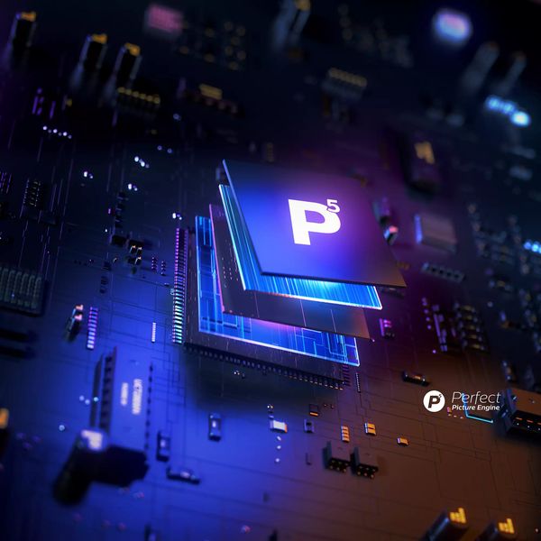  Processeur P5 de la TV 4K Mini LED Philips 65MLED910 illustré en gros plan sur une carte électronique stylisée.