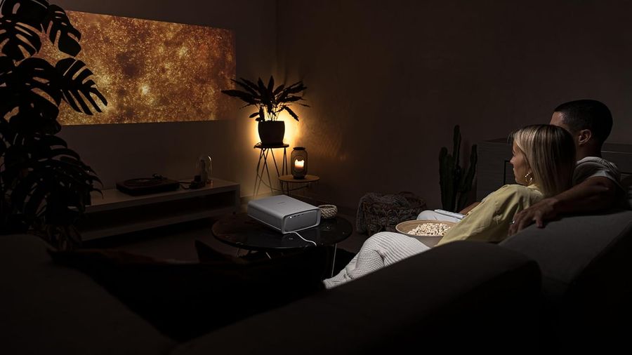 Le vid&eacute;oprojecteur Philips NeoPix 550 Smart permet d'afficher une tr&egrave;s grande image jusqu'&agrave; 100" (2,54 m).