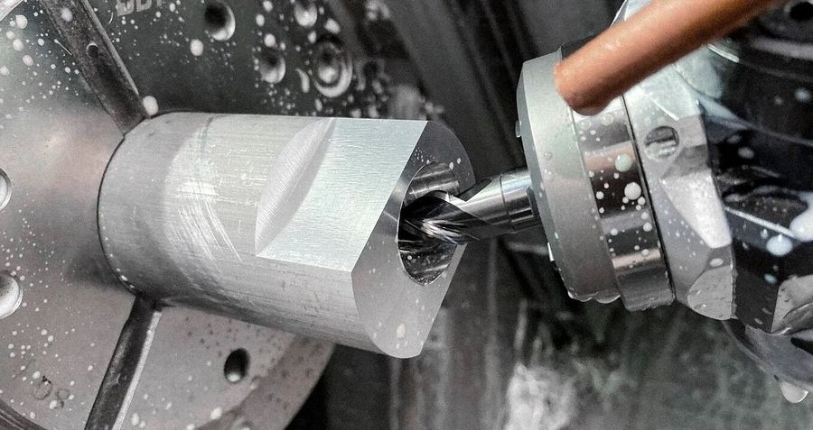 Usinage de l'axe du plateau de la platine vinyle Pro-Ject Debut Pro S