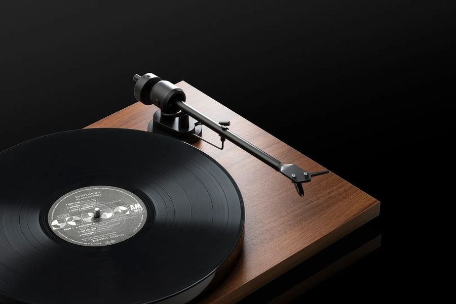 Les finitions impeccables de la platine vinyle Pro-Ject EA OM5