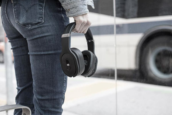 PSB Speakers M4U Casques Bluetooth sur