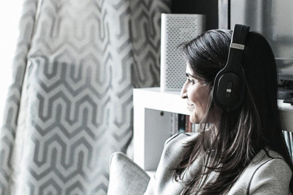 PSB Speakers M4U 8 lifestyle 02