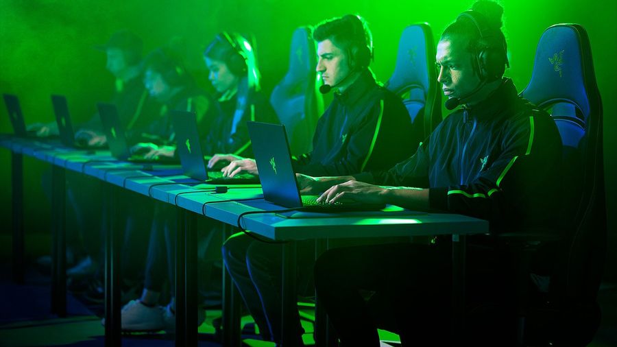 Le casque gaming Razer BlackShark V2 Pro (2023) convient parfaitement pour les jeux vid&eacute;o comp&eacute;titifs.