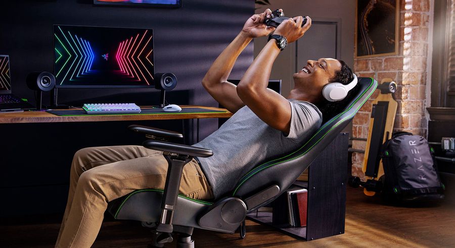 Certaines chaises gamer peuvent s'incliner, permettant de se reposer ou de s'étirer.