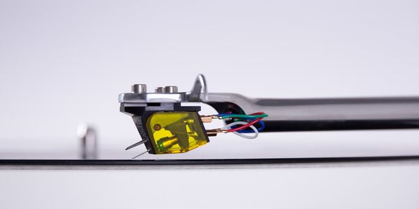 Rega Aphelion 2 MC : précision micrométrique