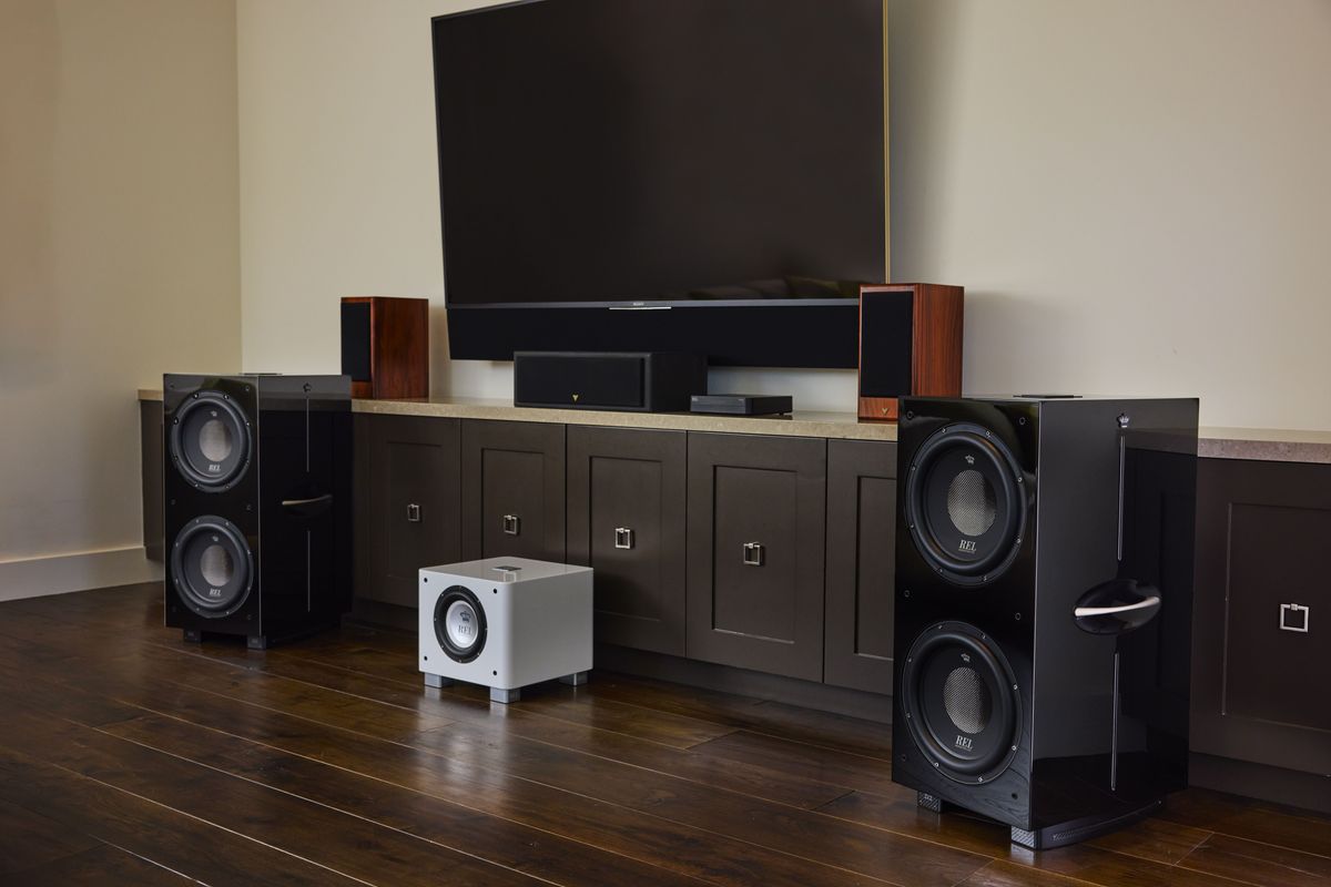 REL Acoustics 212 Black Level