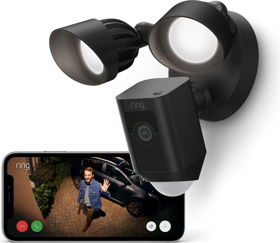 L'application Ring donne accès à tous les paramètres et au flux vidéo de la caméra de surveillance Ring Floodlight Cam Wired Plus.