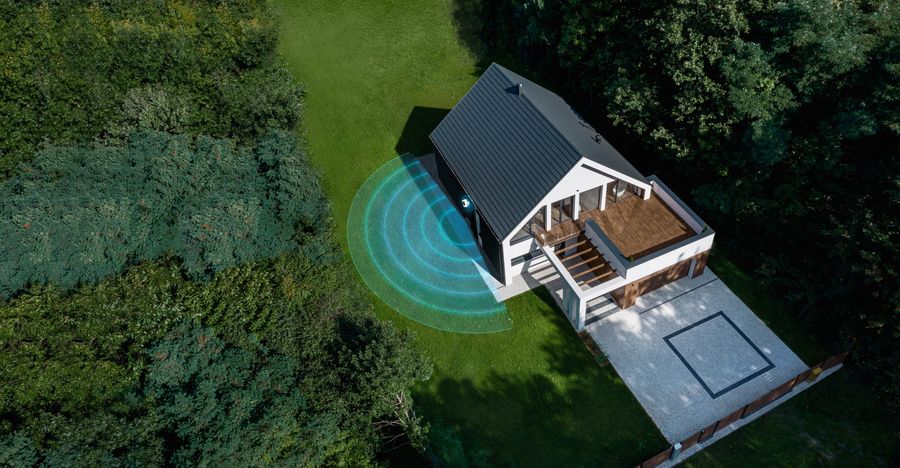 La caméra de surveillance Ring Spotlight Cam Pro Plug-in est capable de détecter les mouvements en 3D et de pister les intrus.