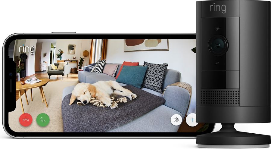 La caméra de sécurité Ring Stick Up Cam Battery est pilotable depuis l'application.