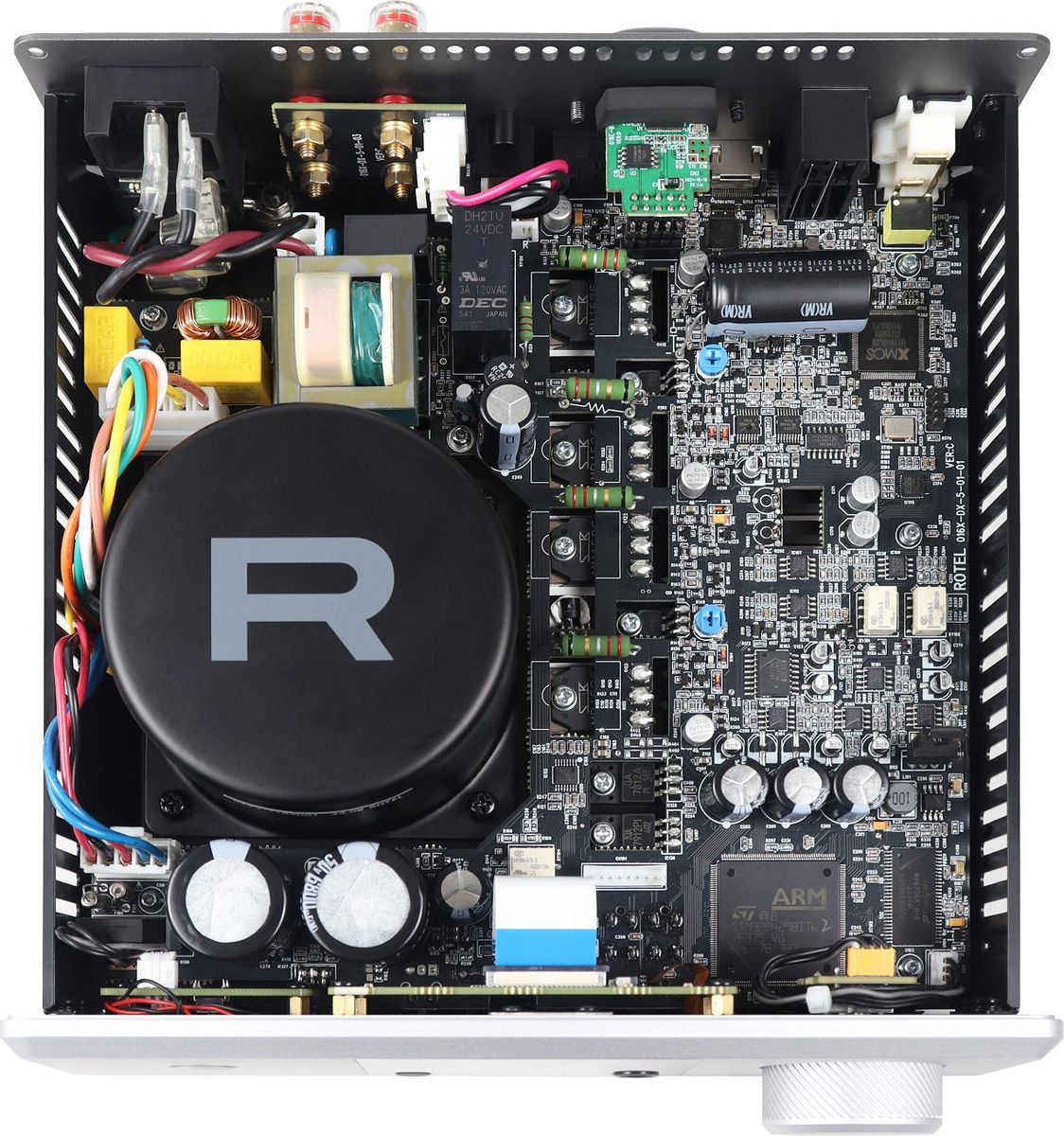 Vue interieure de l'ampli Rotel DX-5
