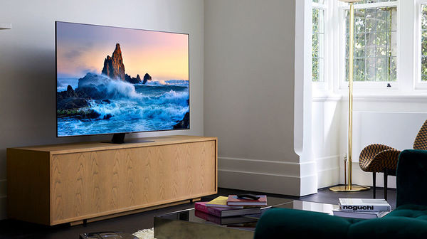 TV UHD 4K Samsung QLED QE75Q80T : mise en situation