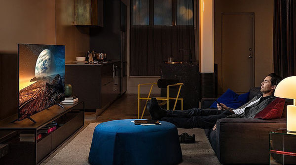 Samsung QLED QE85Q70T TV UHD 4K Samsung QLED QE85Q70T : mise en situation