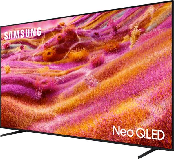  Téléviseur Neo QLED Samsung TQ115QN90F affichant une image colorée et détaillée sur un écran ultra-fin.