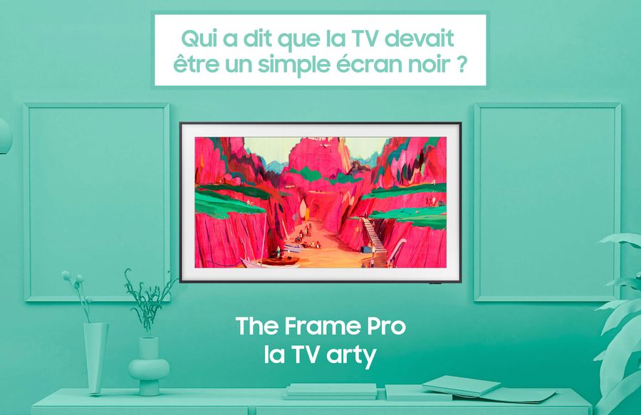 Téléviseur Samsung The Frame Pro TQ85LS03FW affichant une œuvre d'art colorée dans un salon à la décoration turquoise.