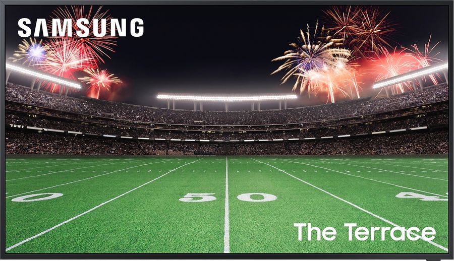  Le modèle extérieur Samsung The Terrace 65" (TQ65LST7D) affiche une image nette en 4K, avec un excellent niveau de luminosité grâce à la technologie NeoQLED.