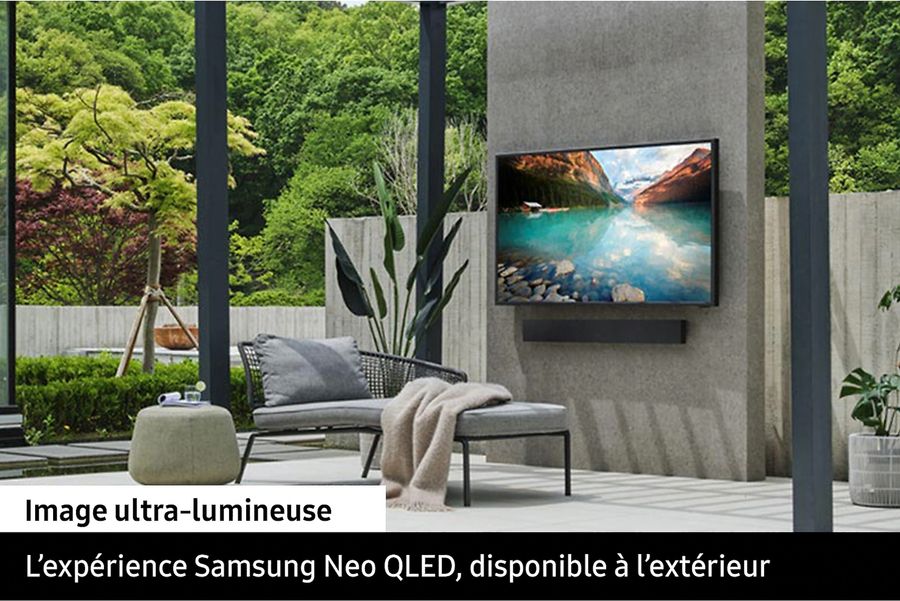  Le téléviseur Samsung The Terrace 75" (TQ75LST7D), conçu pour l'extérieur, garantit une image particulièrement lumineuse.
