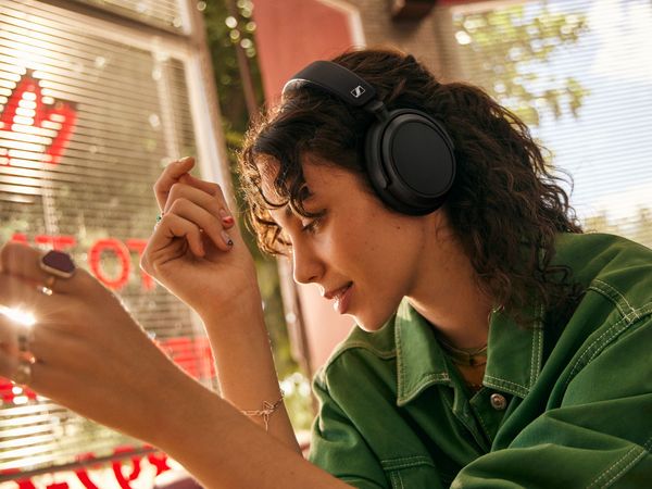 Casque Bluetooth Sennheiser Accentum Plus Casque Bluetooth Sennheiser Accentum Plus : mise en situation