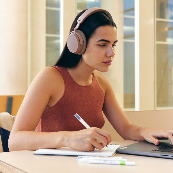 Casque &agrave; r&eacute;duction de bruit Sennheiser Accentum : mise en situation