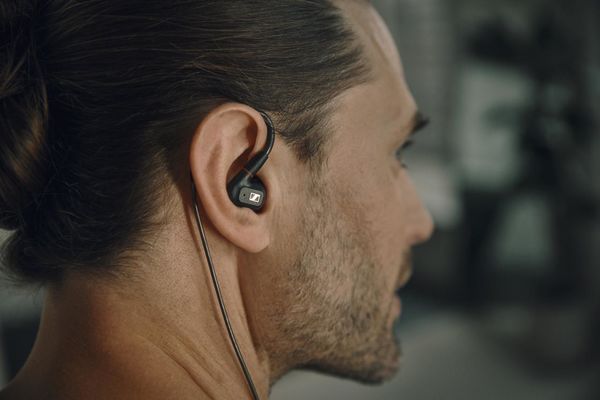 &Eacute;couteurs intra-auriculaires Sennheiser IE 300 : mise en situation