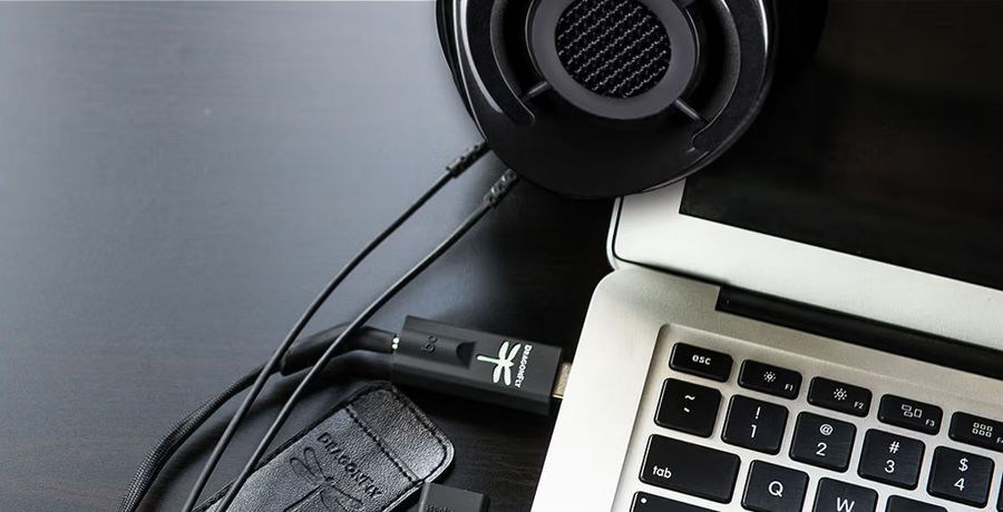 Audioquest DragonFly Black : branch&eacute; sur un ordinateur