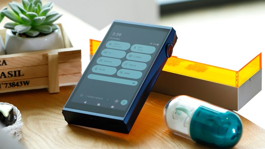 Connectique audio du Shanling M7T avec sorties 3,5 mm et 4,4 mm pour casques à haute ou basse impédance.