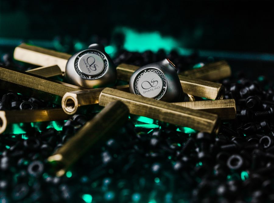 Écouteurs intra-auriculaires Shanling MG800 : mise en situation