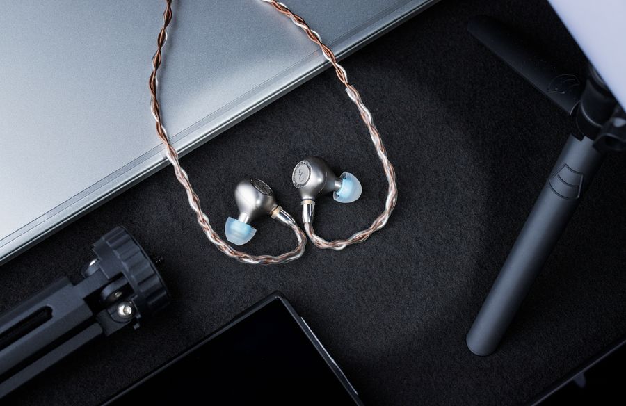 Écouteurs intra-auriculaires Shanling MG800 : mise en situation