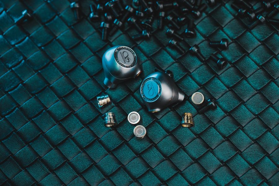 Écouteurs intra-auriculaires Shanling MG800 : mise en situation