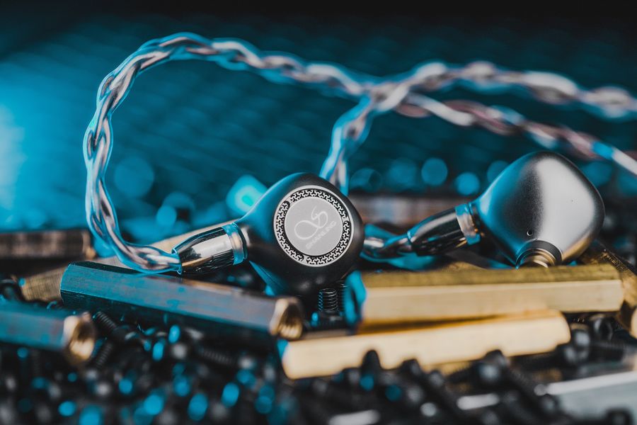 Écouteurs intra-auriculaires Shanling MG800 : mise en situation